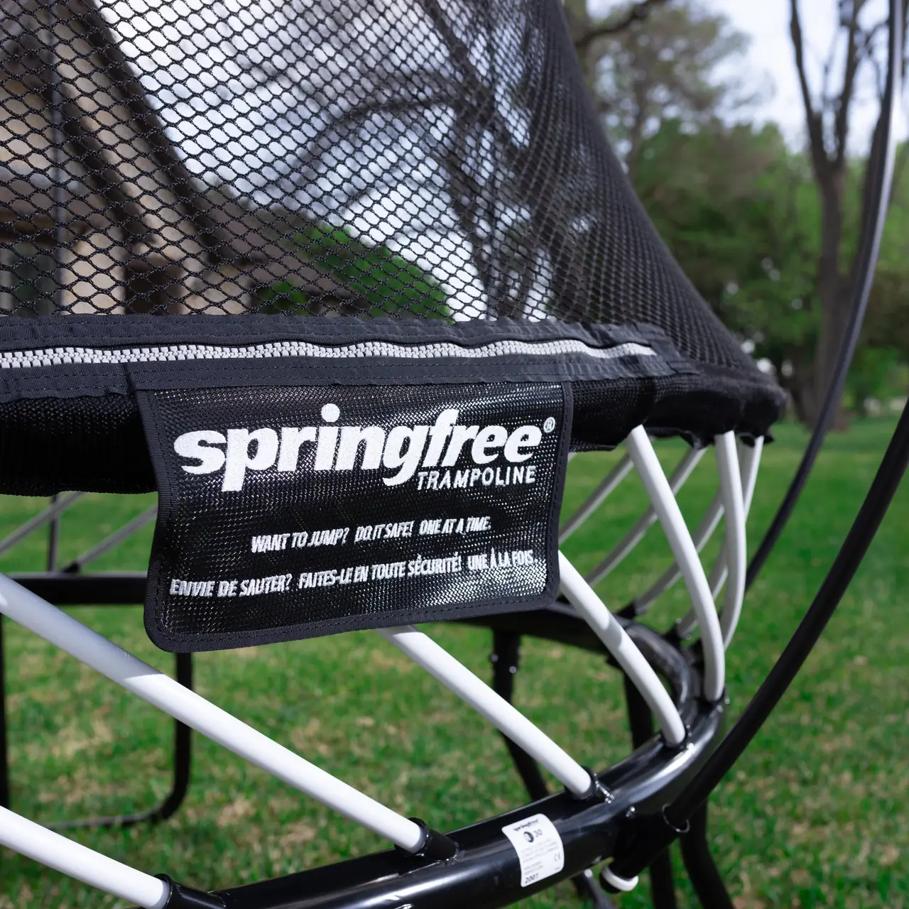 Detail konstrukce trampolíny Springfree Mini Round R30